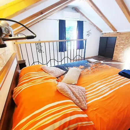 Senka Apartment Ika